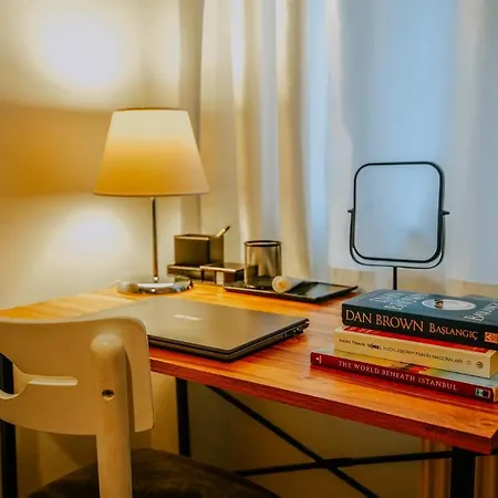 Apartment Modern Designed Cosy Suite, Whole With 2 Bedrooms