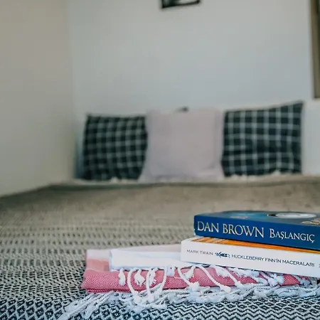 Modern Designed Cosy Suite, Whole With 2 Bedrooms Apartment Istanbul